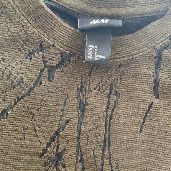 H&M men’s sweater - Picture 3 of 3